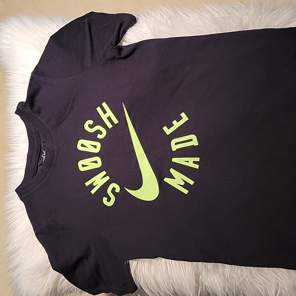 Nike T Shirt